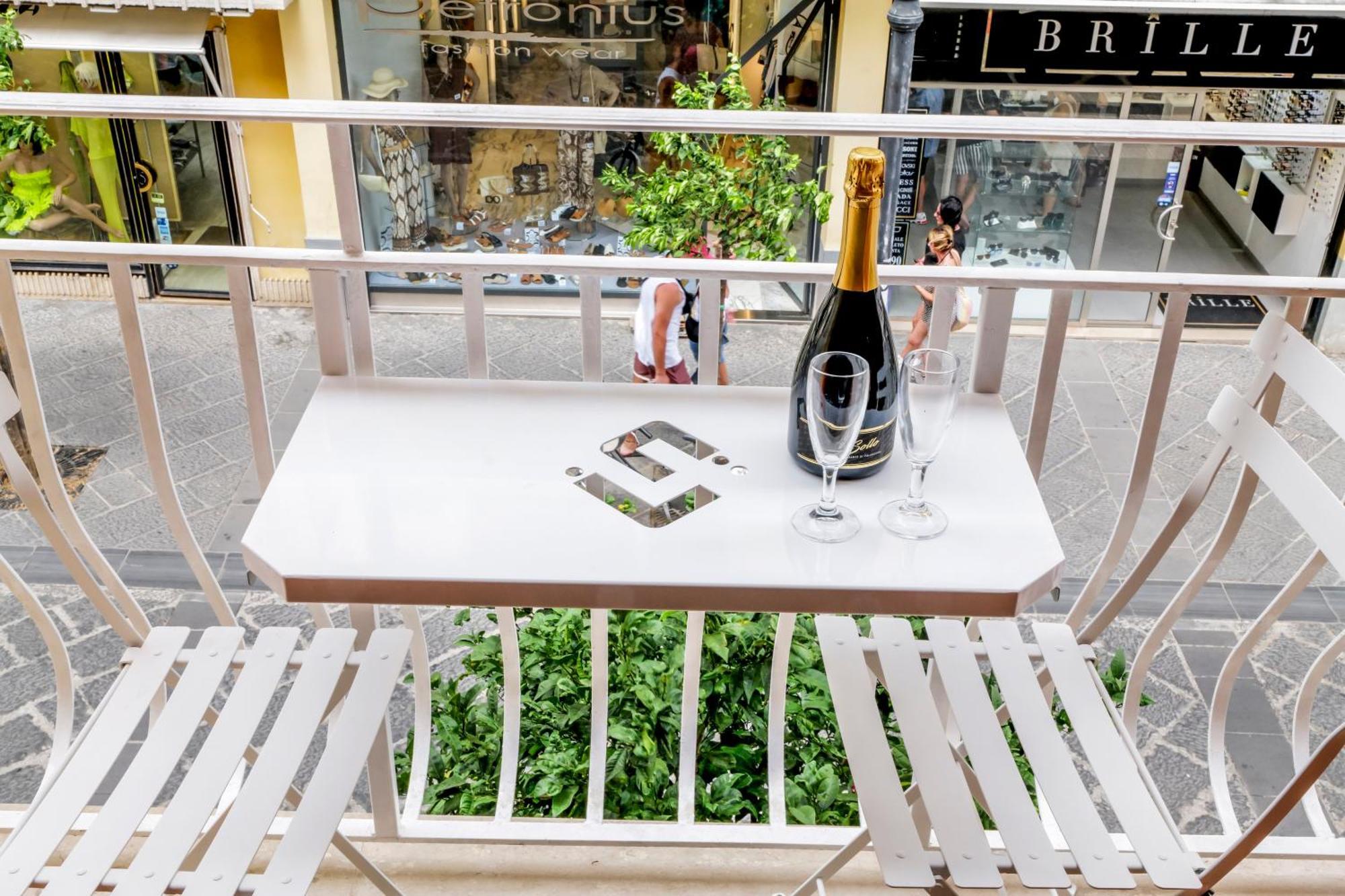 Cafe Latino Suites Sorrento Buitenkant foto