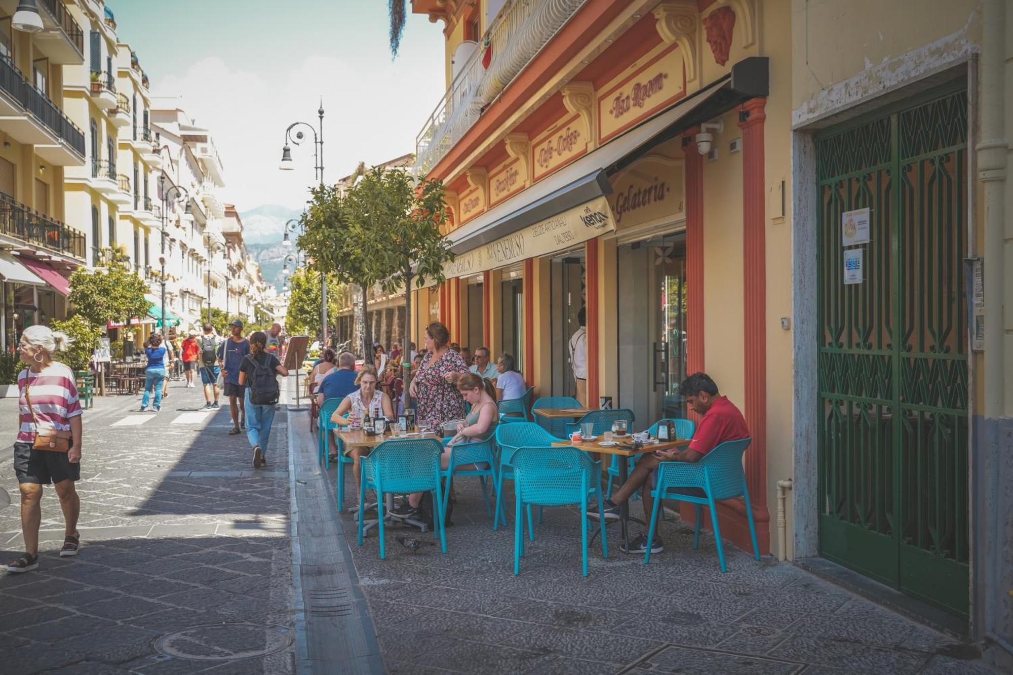Cafe Latino Suites Sorrento Buitenkant foto