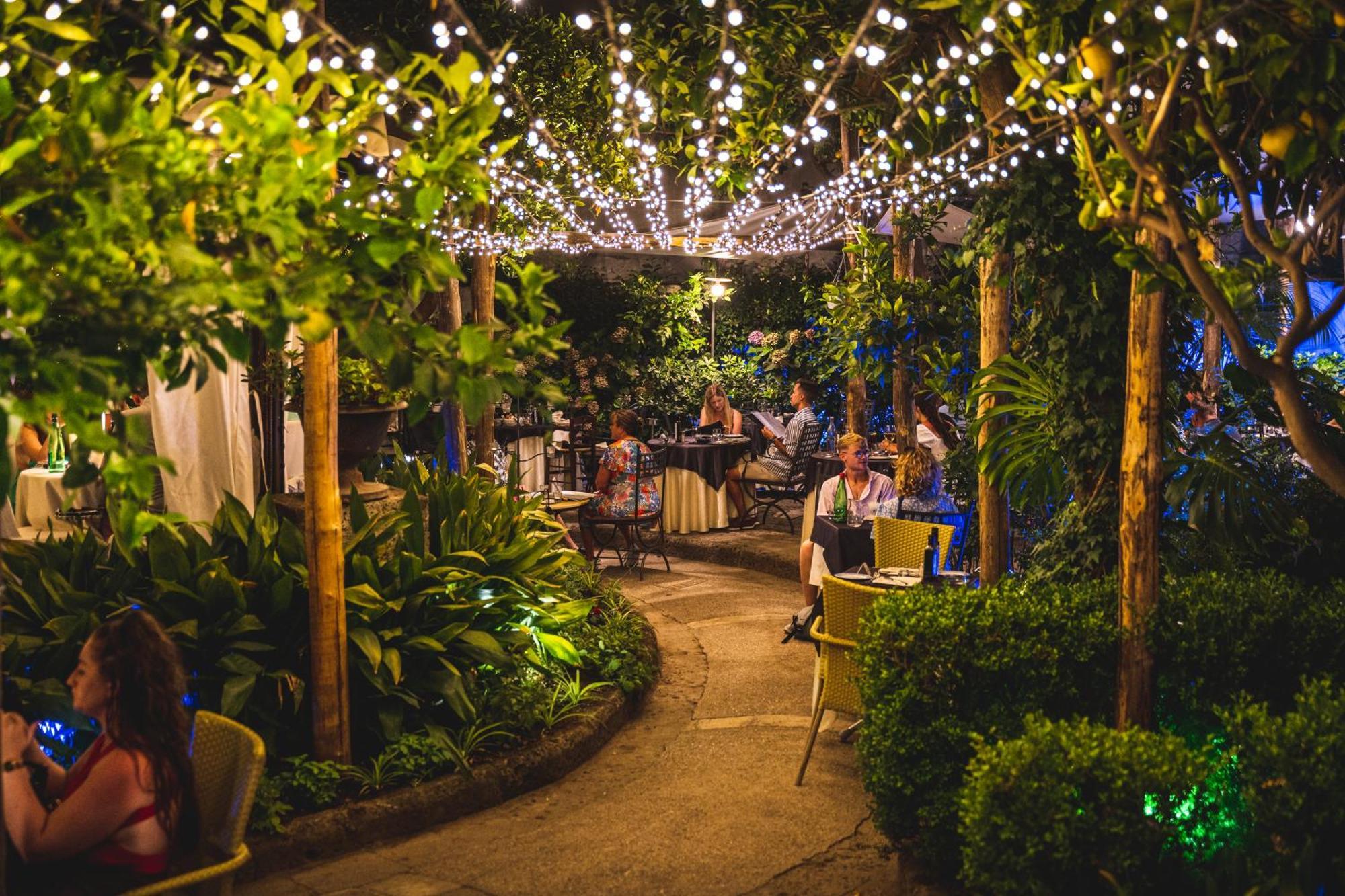 Cafe Latino Suites Sorrento Buitenkant foto